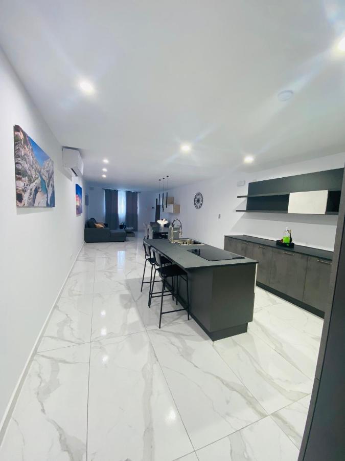 Spacious Deluxe Seaside Escape St. Paul's Bay Exterior foto